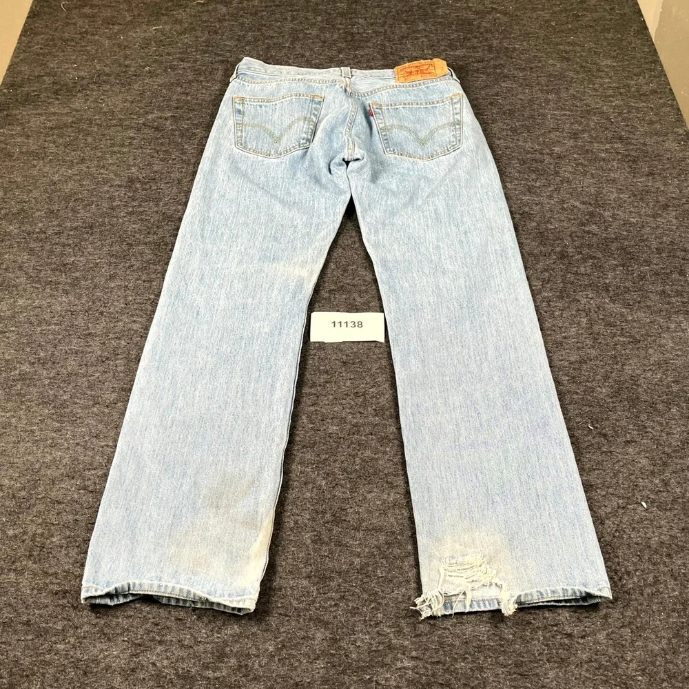 Vintage Levis 501 Original Mens Straight Leg Light Wash Blue Denim Jeans 32x32